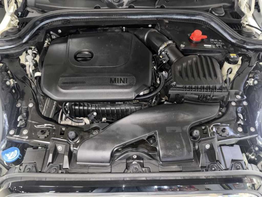 Mini Cooper Convertible — photo 19