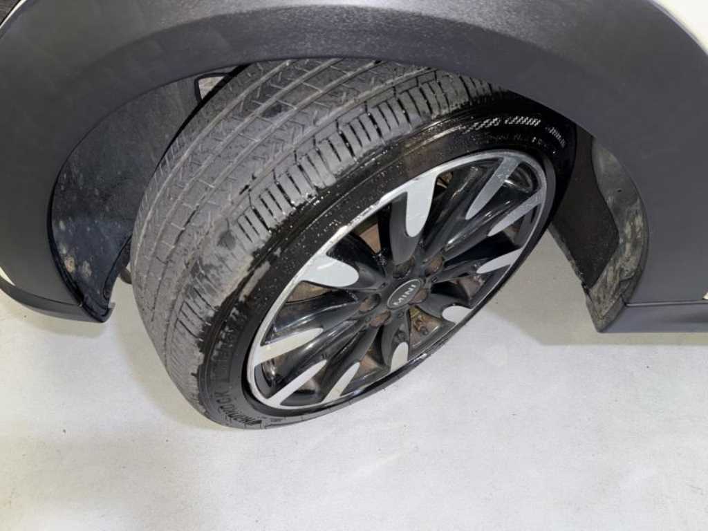 Mini Cooper Convertible — photo 20
