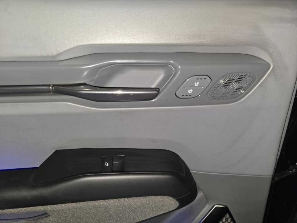 Kia EV9 — photo 11