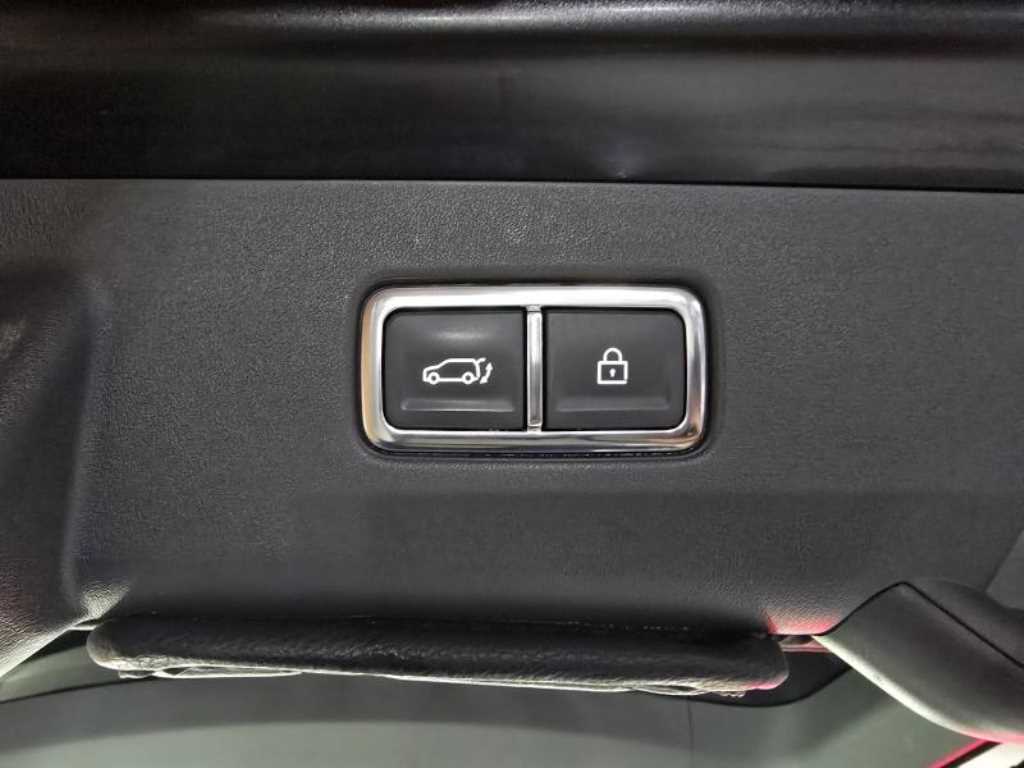 Kia EV9 — photo 18