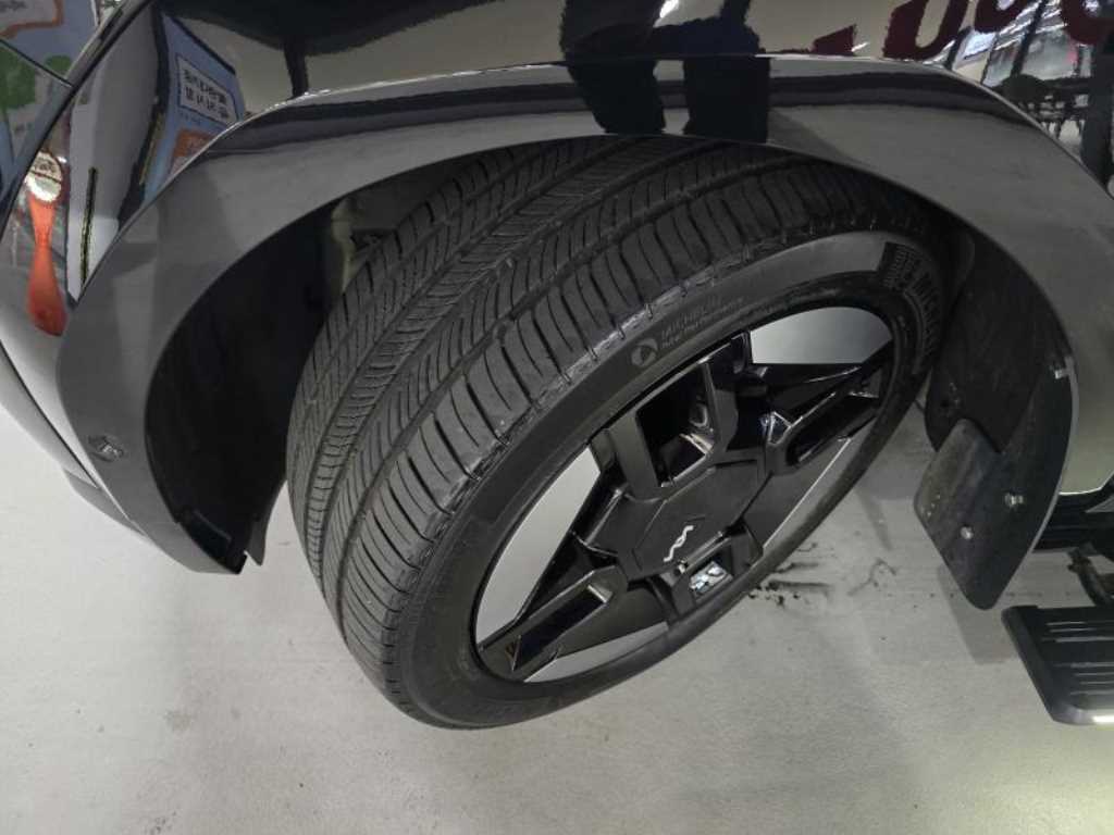 Kia EV9 — photo 20