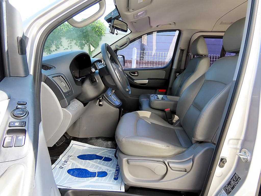 Hyundai Starex — photo 05