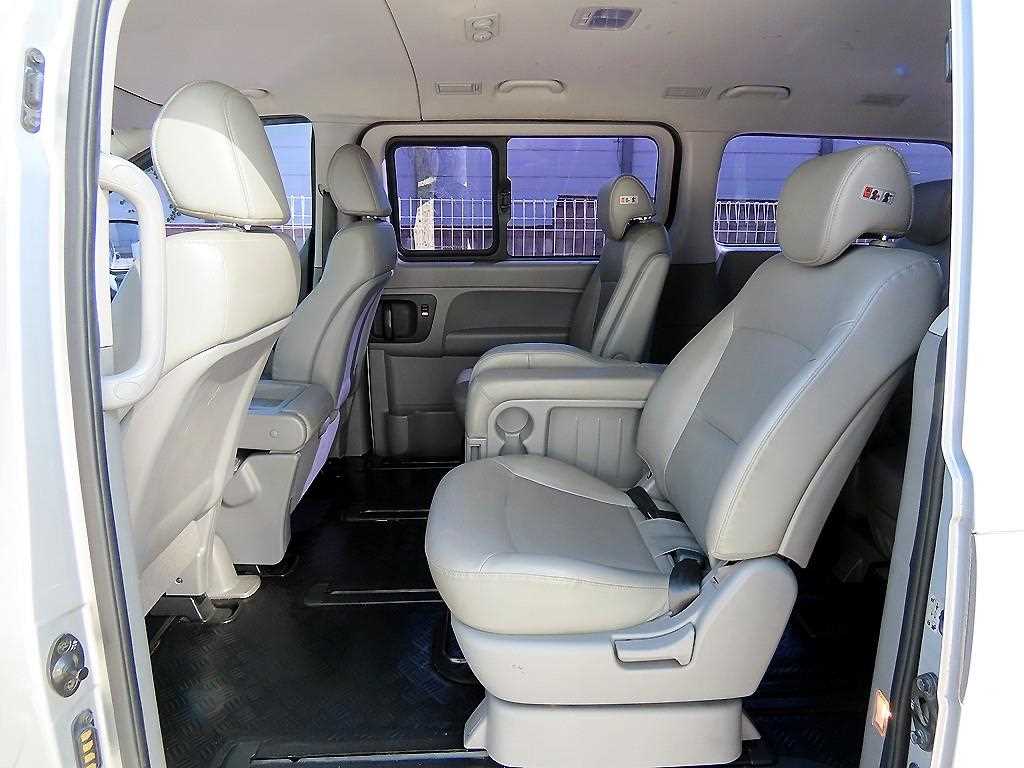 Hyundai Starex — photo 06