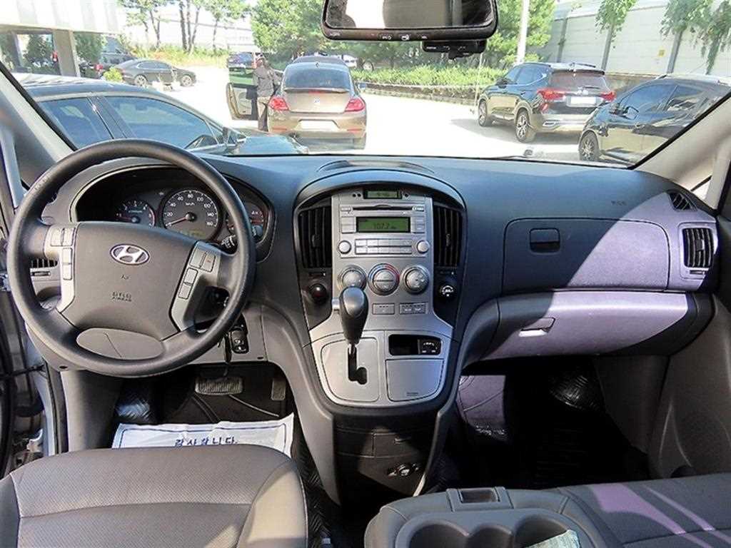 Hyundai Starex — photo 08