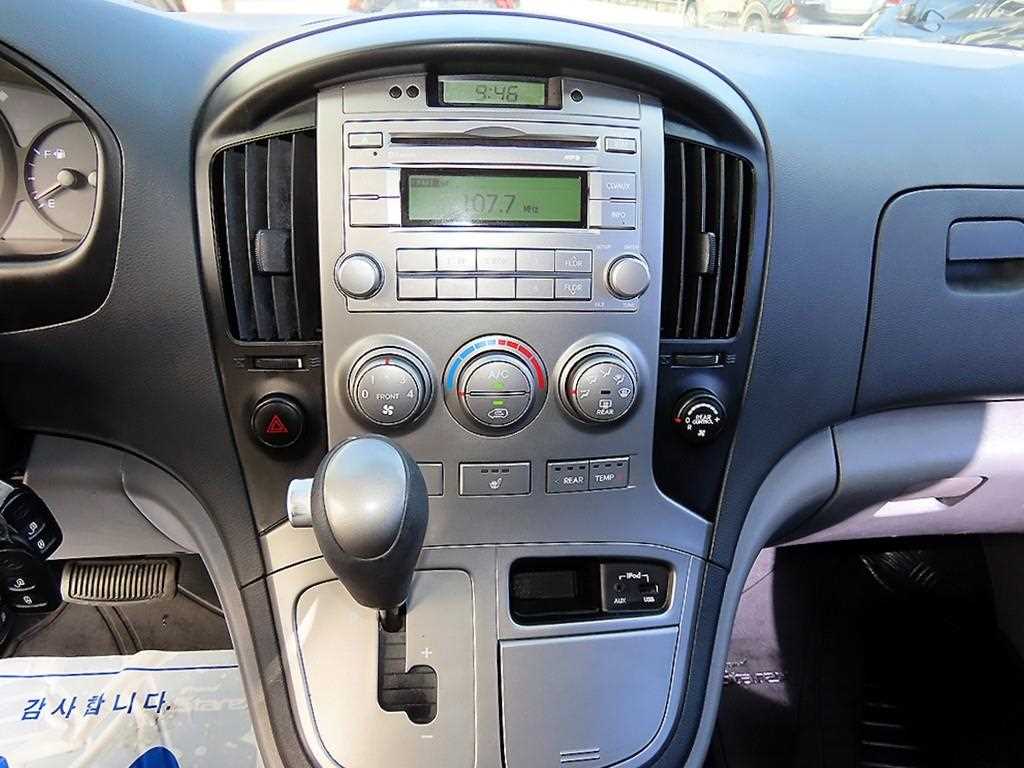 Hyundai Starex — photo 14