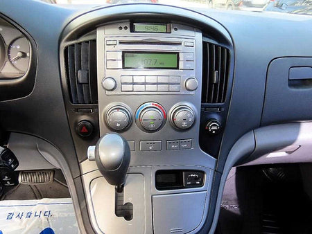 Hyundai Starex — photo 14
