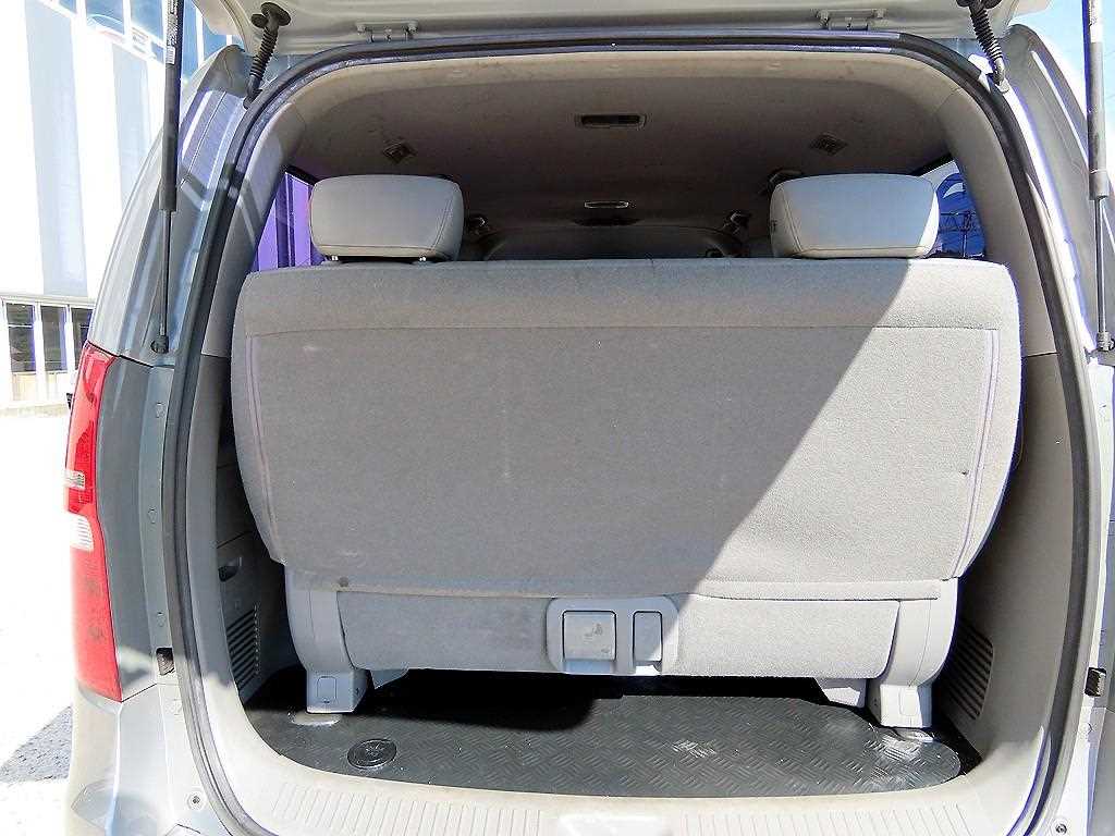 Hyundai Starex — photo 17