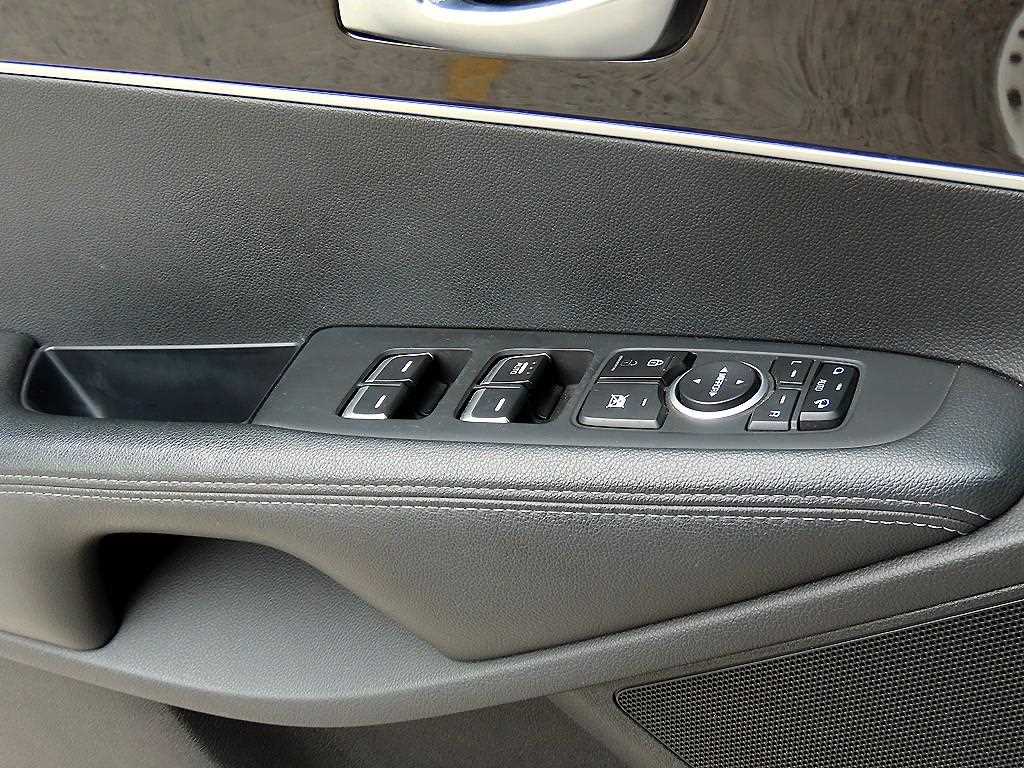 Kia Sorento — photo 11
