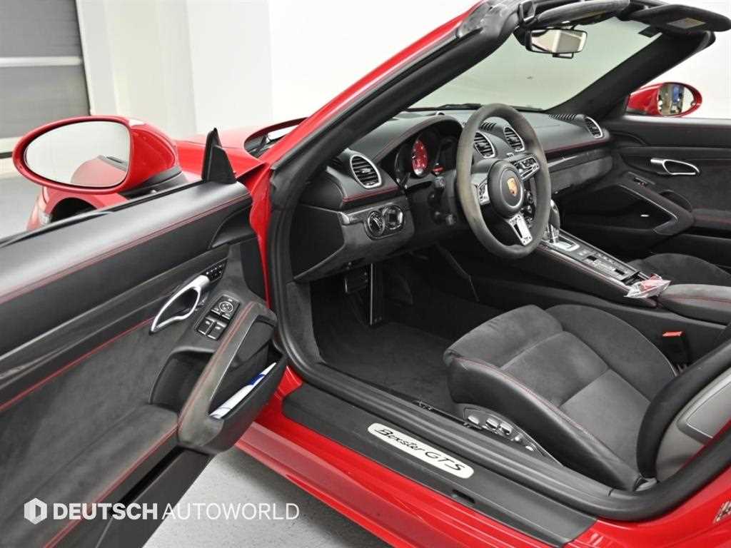 Porsche 718 — photo 11
