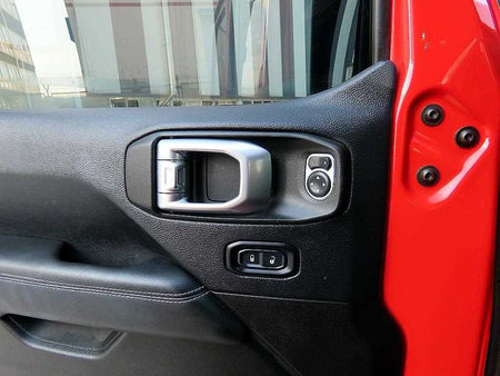 Jeep Wrangler — photo 11