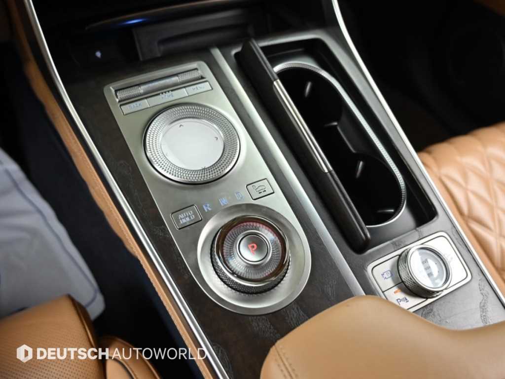 Genesis GV80 — photo 09