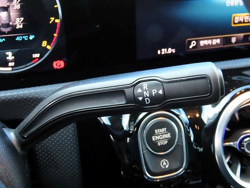 Mercedes-Benz CLA-Class — photo 11