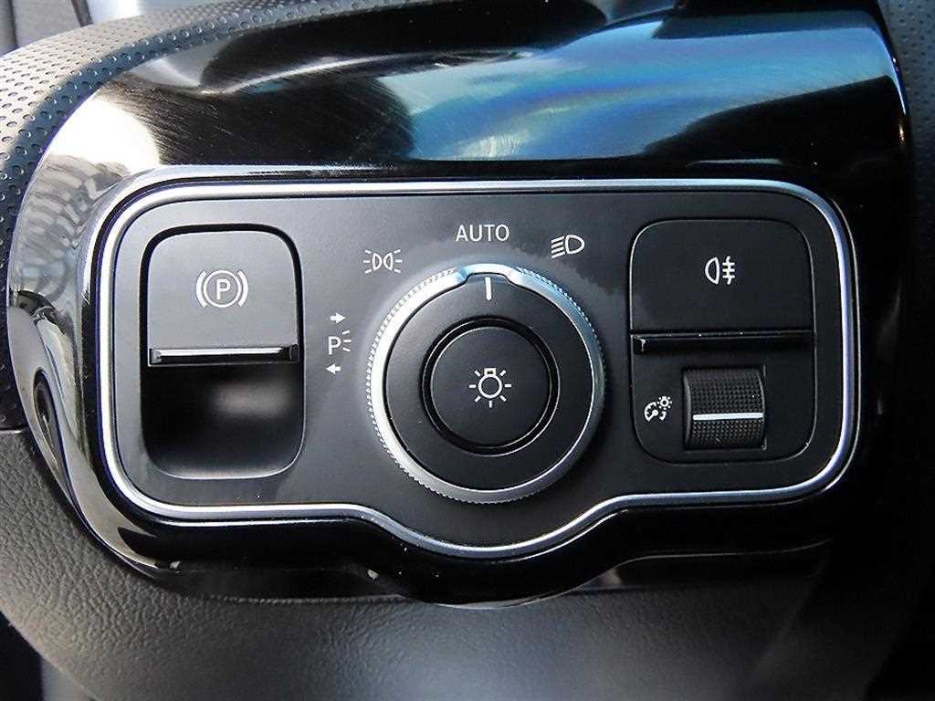 Mercedes-Benz CLA-Class — photo 13