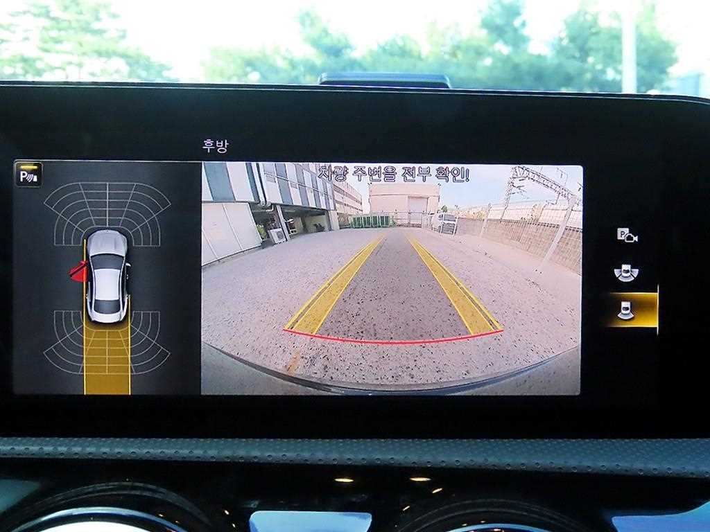 Mercedes-Benz CLA-Class — photo 16