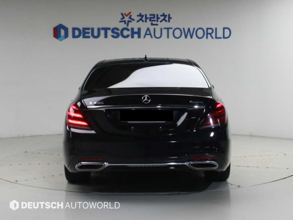 Mercedes-Benz S-Class — photo 04
