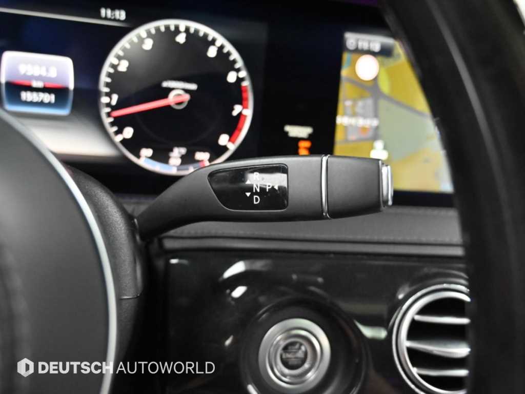 Mercedes-Benz S-Class — photo 09