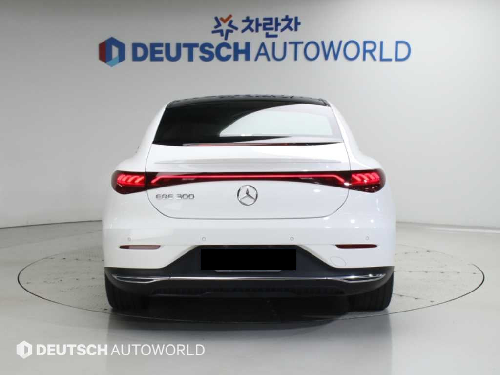 Mercedes-Benz EQE — photo 04