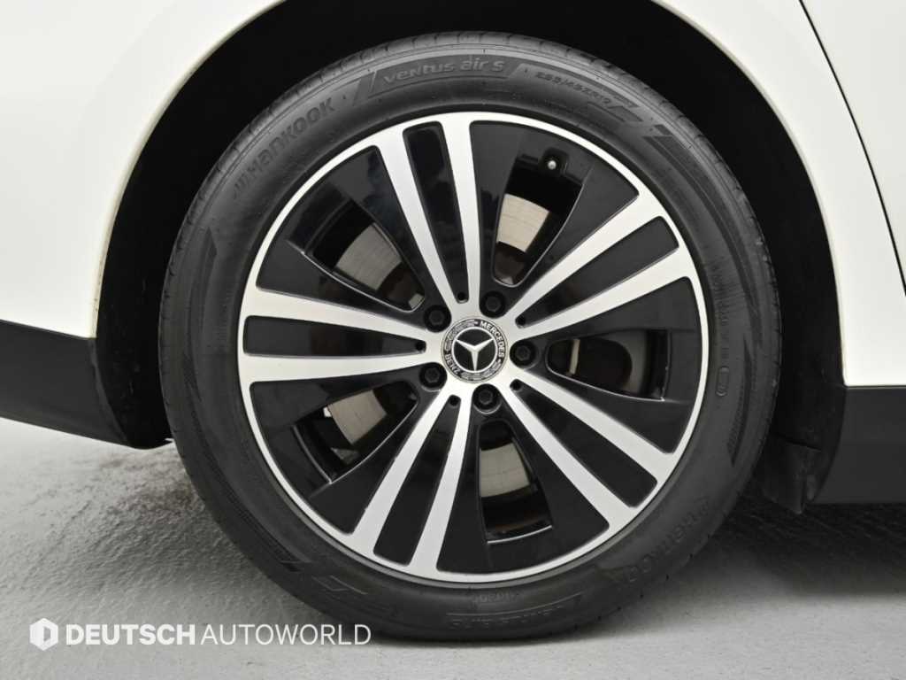 Mercedes-Benz EQE — photo 05