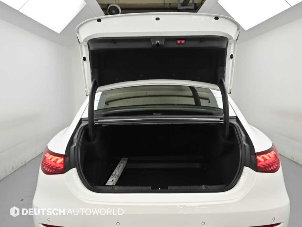 Mercedes-Benz EQE — photo 19