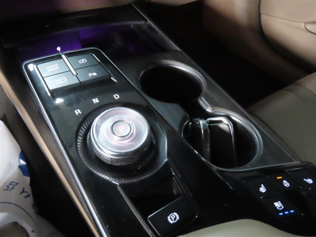 Kia K8 — photo 06