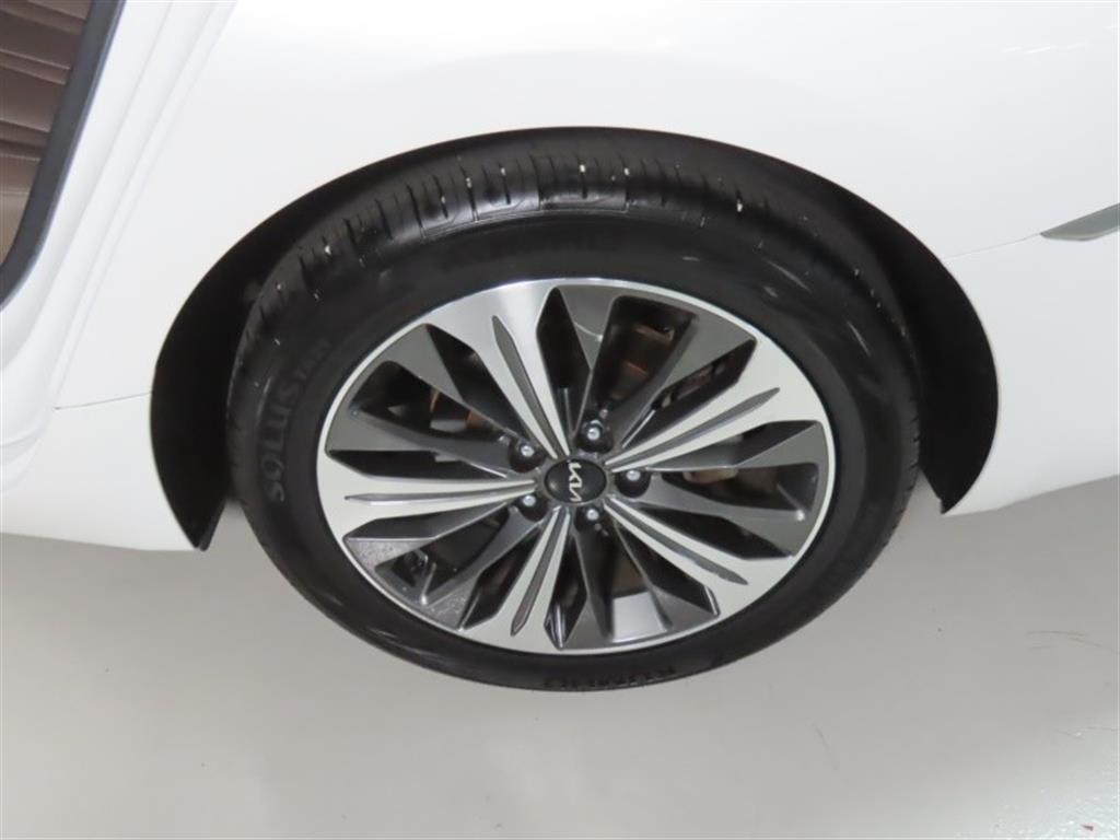 Kia K8 — photo 17
