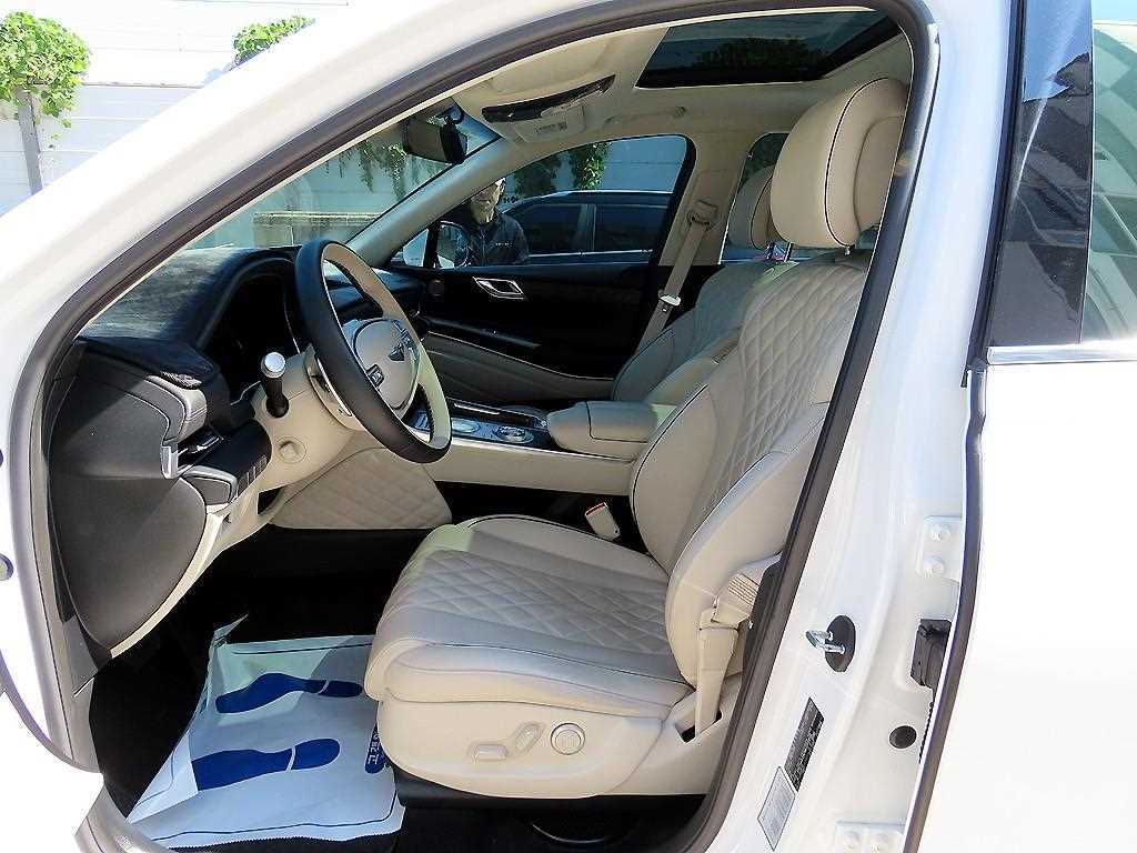 Genesis GV80 — photo 06