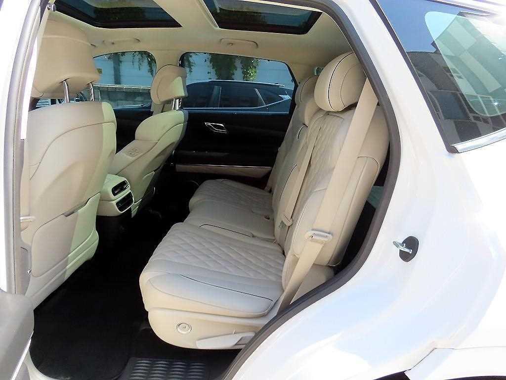 Genesis GV80 — photo 07