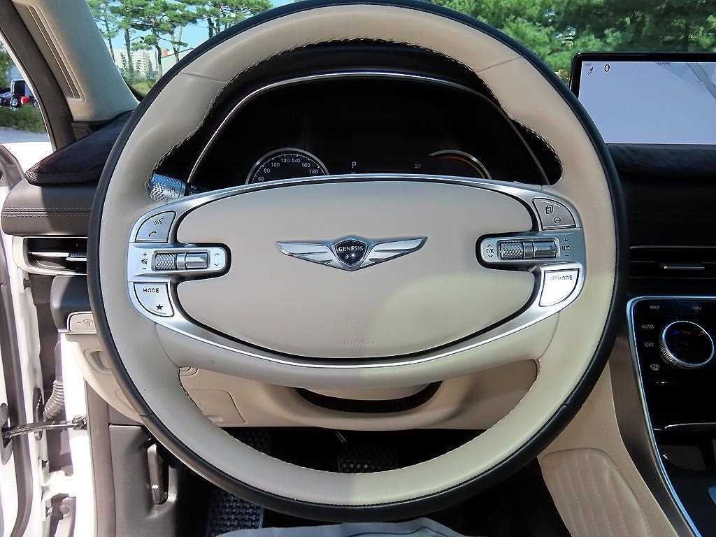 Genesis GV80 — photo 09