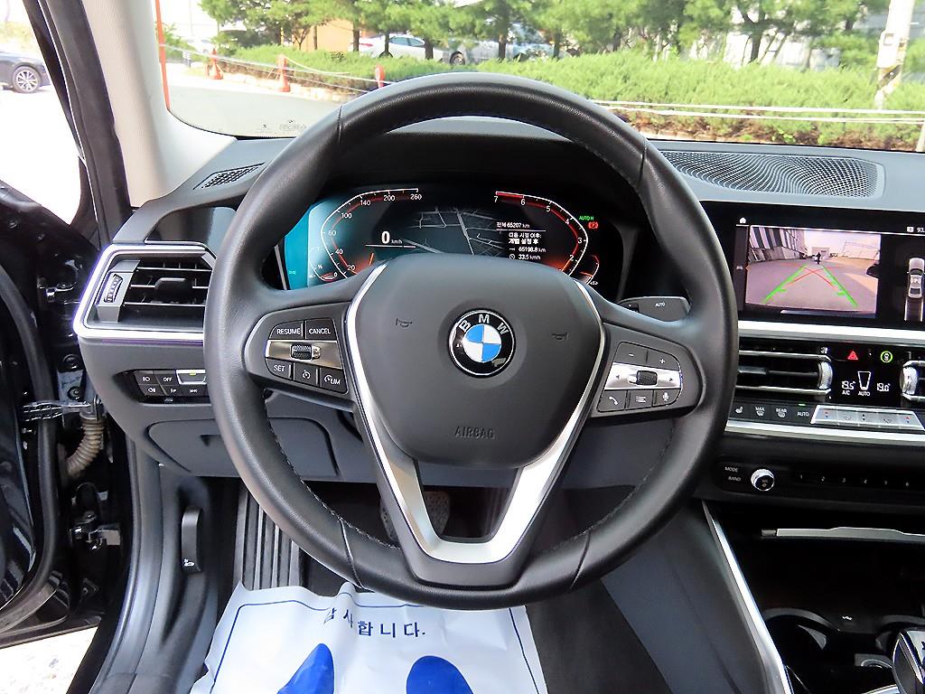 BMW 3-Series — photo 08