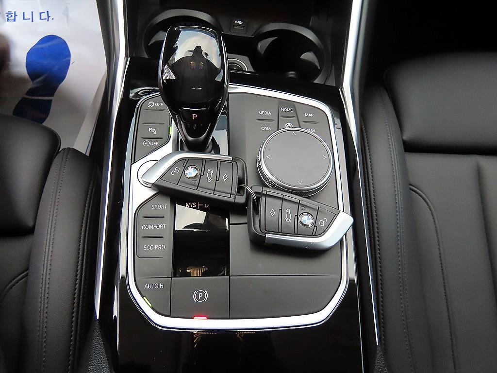 BMW 3-Series — photo 11