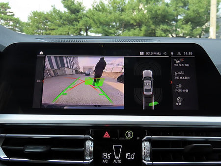 BMW 3-Series — photo 13