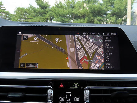 BMW 3-Series — photo 14