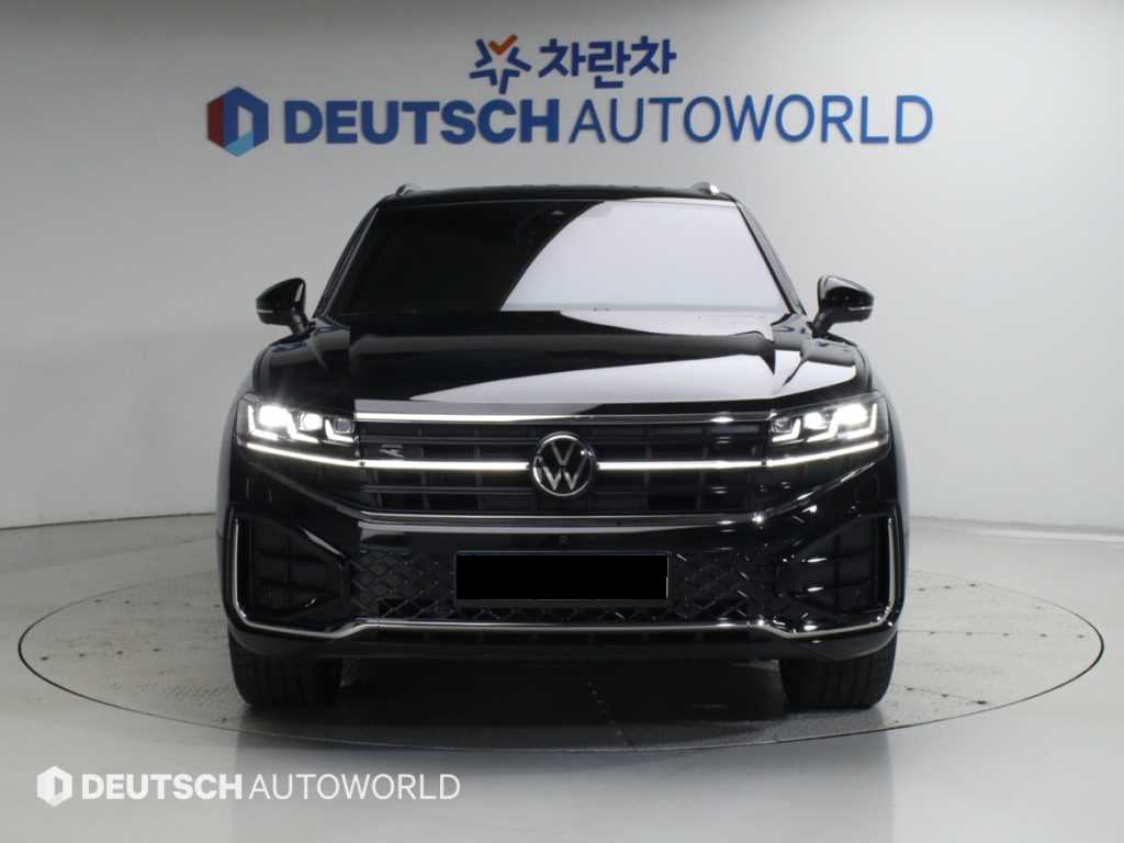 Volkswagen Touareg — photo 03