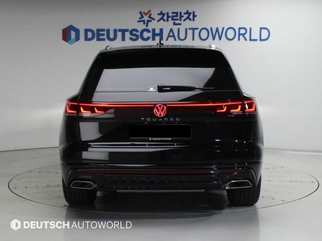 Volkswagen Touareg — photo 04