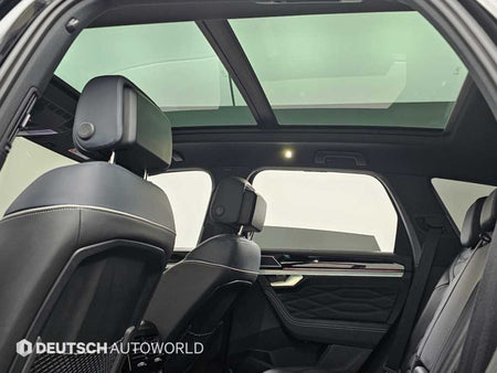 Volkswagen Touareg — photo 18