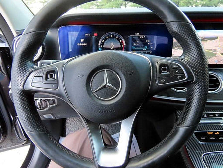 Mercedes-Benz E-Class — photo 08
