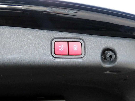 Mercedes-Benz E-Class — photo 16