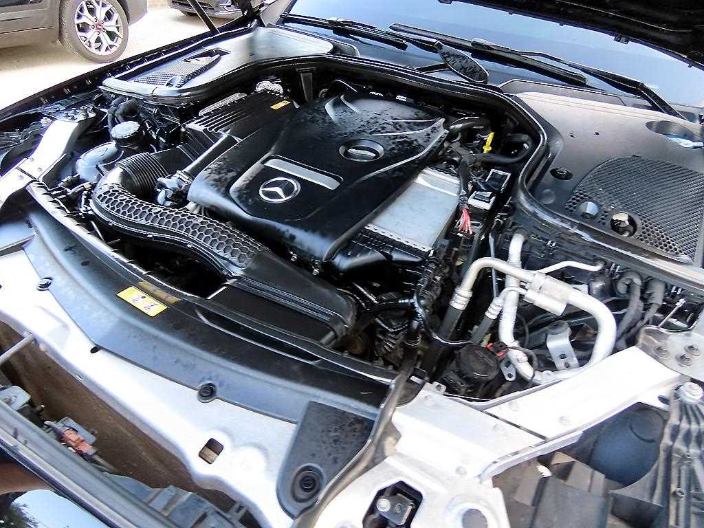 Mercedes-Benz E-Class — photo 19