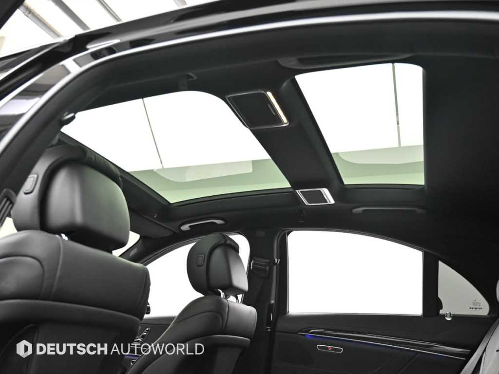 Mercedes-Benz S-Class — photo 18