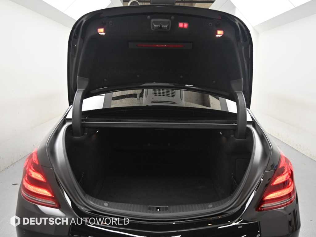 Mercedes-Benz S-Class — photo 19