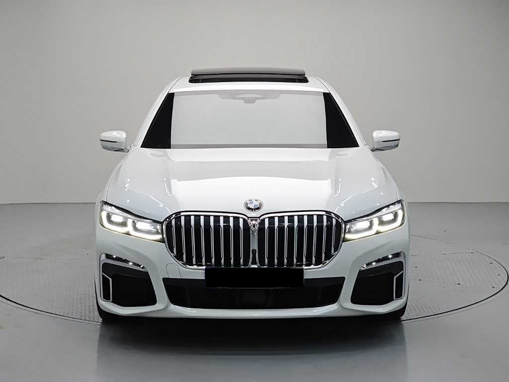 BMW 7-Series — photo 02