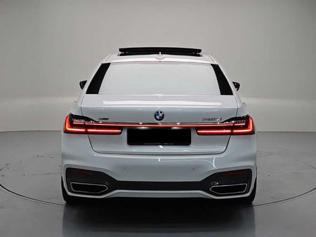 BMW 7-Series — photo 03