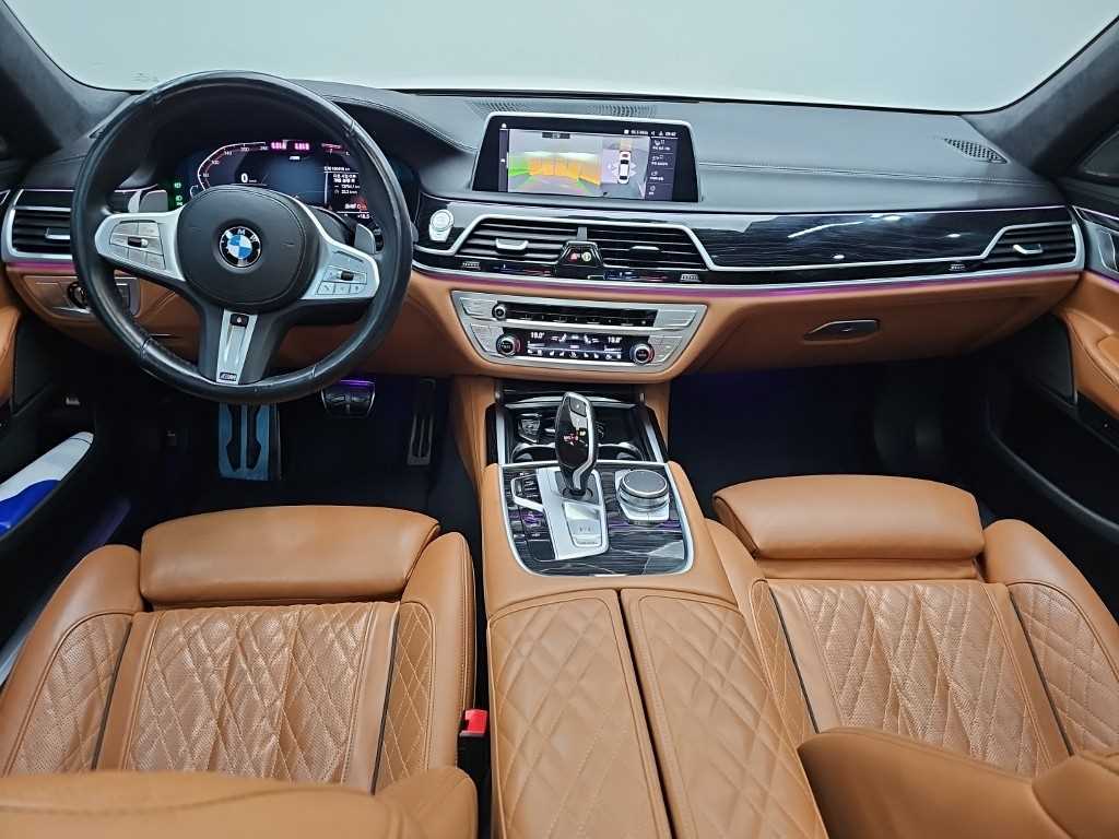 BMW 7-Series — photo 07