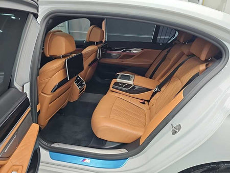 BMW 7-Series — photo 12