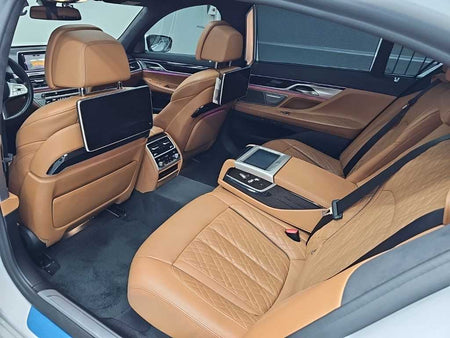 BMW 7-Series — photo 15