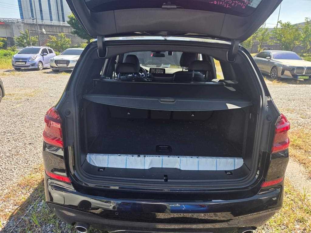 BMW X3 — photo 04
