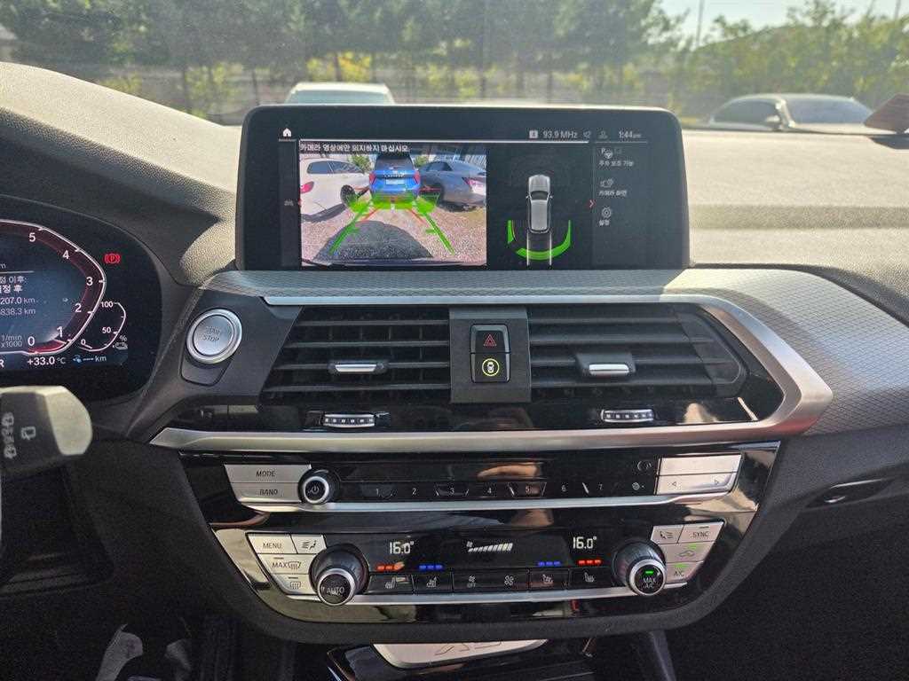 BMW X3 — photo 09