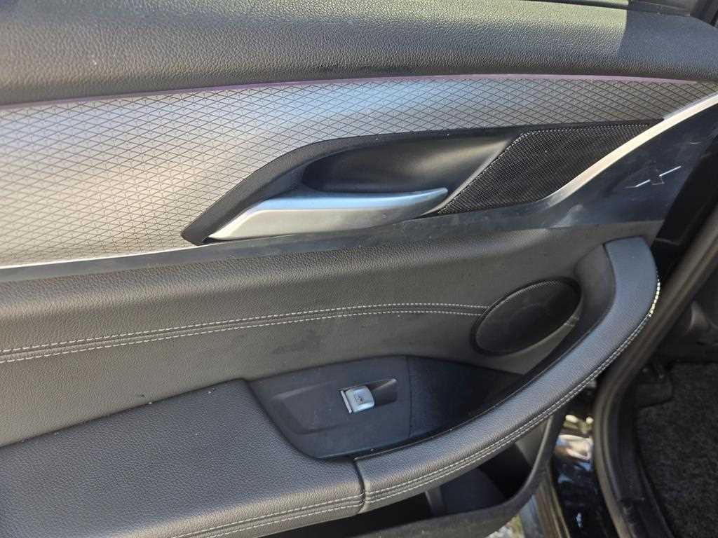 BMW X3 — photo 17