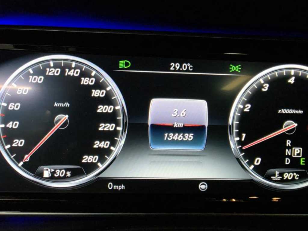 Mercedes-Benz S-Class — photo 13