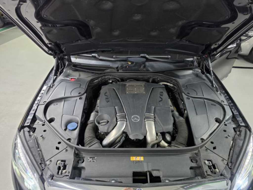 Mercedes-Benz S-Class — photo 19